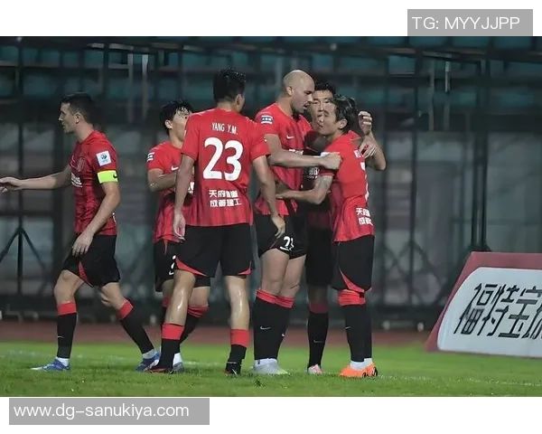 成都足球队在洲际杯积分榜上以55分稳居第一名展现强劲实力